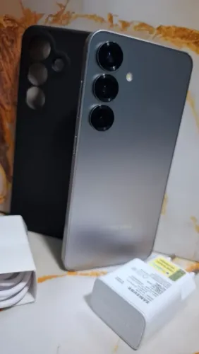 Celular Samsung S25 5G Prata titânio