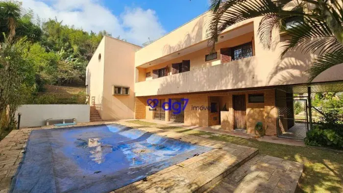 Casa em Condomínio Granja Viana 4 dormitórios e 10 vagas