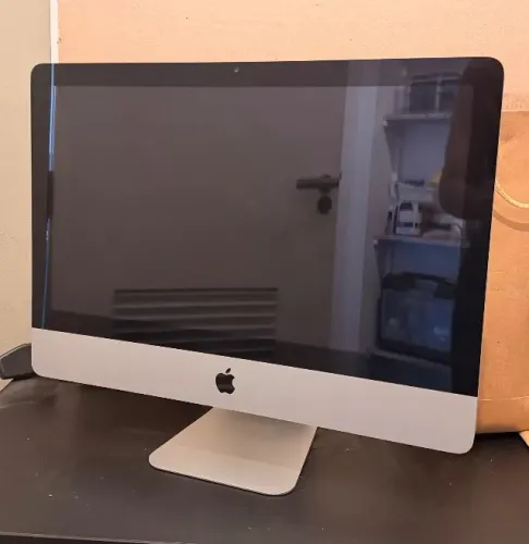 iMac (21.5 inch, Mid 2011)