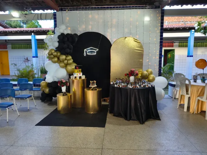 ALUGUEL DE MESA E CADEIRAS E ARTIGOS DE FESTA