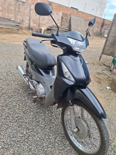 Vende_se uma Biz valor 8.000  *