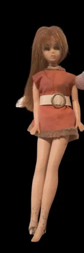 Boneca vintage Dawn Doll anos 70 com avaria no pé 