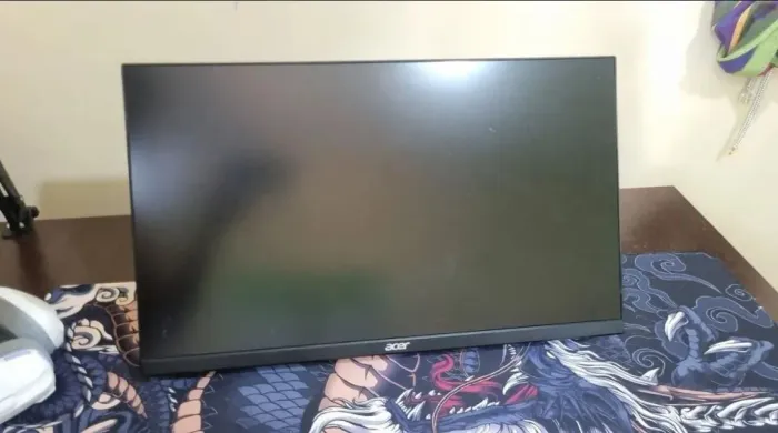 Monitor Gamer Acer Nitro QG241Y - com detalhe