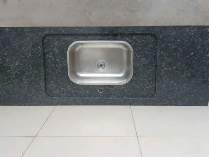 VENDE-SE BANCADA COM PIA INOX