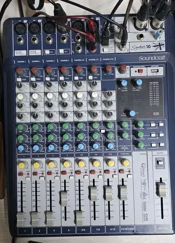 Mesa de som soundcraft signature 10 canais 