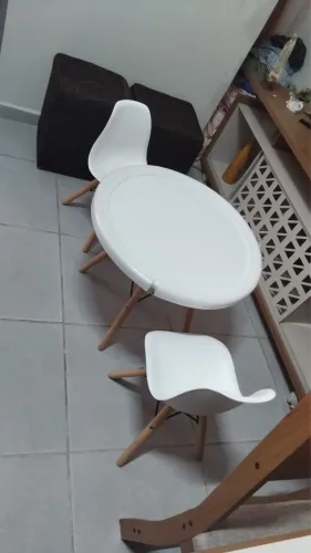 MESA INFANTIL COM 2 CADEIRAS