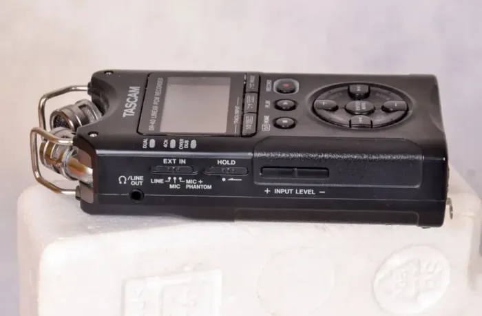 Gravador de audio tascan DR40