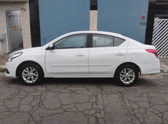 Nissan Versa SL 1.6 16V Flexstart 4P Mec. 2016