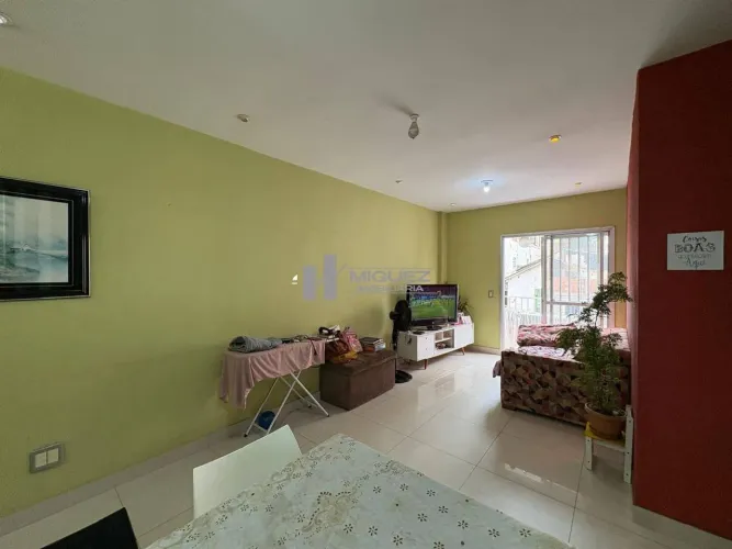 Apartamento sala 2 quartos com varanda e vaga na escritura - Estácio