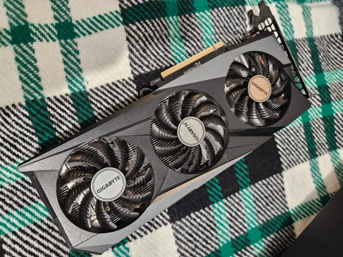 RTX 3050 Gigabyte Windforce OC 8GB 3 Fans