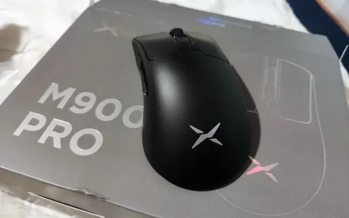 Mouse Delux M900 Pro 8k Polling Rate Sem Fio Com Dock Preto