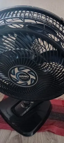 Vendo um ventilador, ele nao esta funcionando, e bom pra quem sabe consertar