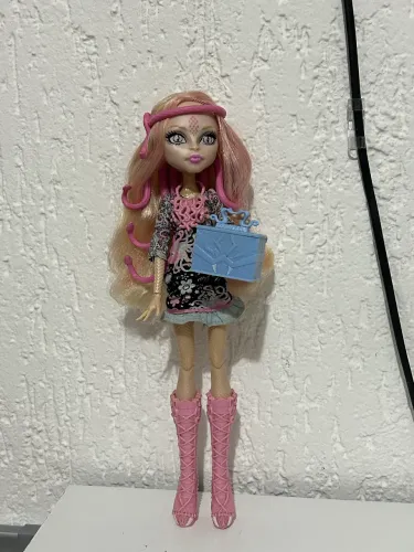 Boneca Monster High - Viperine Gorgon (reservada)