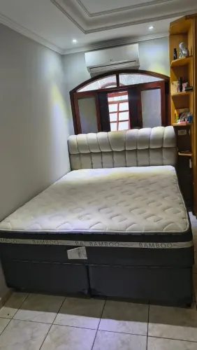 Cama Queen + cabeceira excelente estado de conservação, muito barato pela qualidade