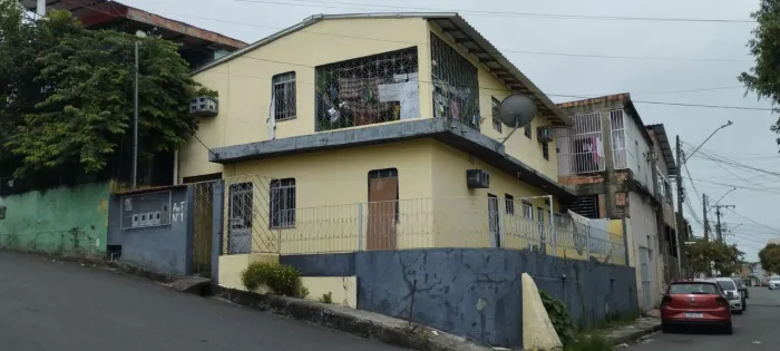 Alvorada 1 casa com 5 apartamentos R$ 330mil