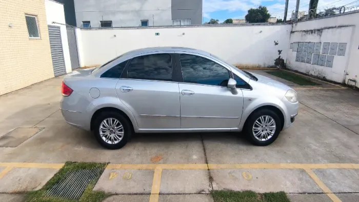 Fiat Linea Essence 1.8 Flex 16V 4P 2015
