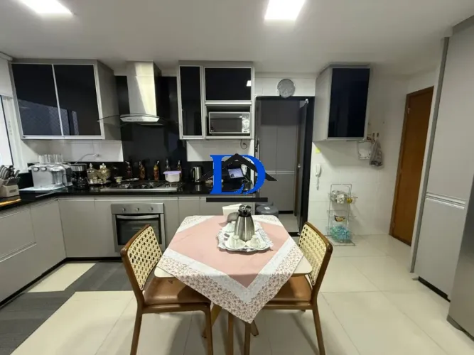 Apartamento de alto padrão à venda no coração do Jardim América em Goiânia: 3 suítes, 2 va