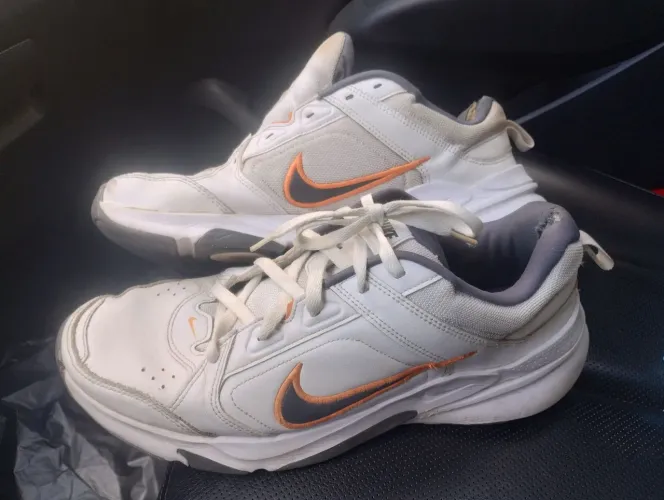 Tênis Nike 44