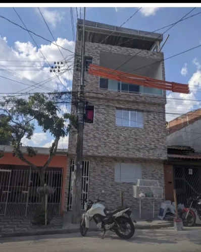 Alugo casa