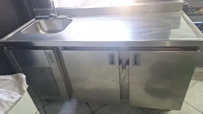 Balcão Refrigerado em Inox com Pia - 1,50m