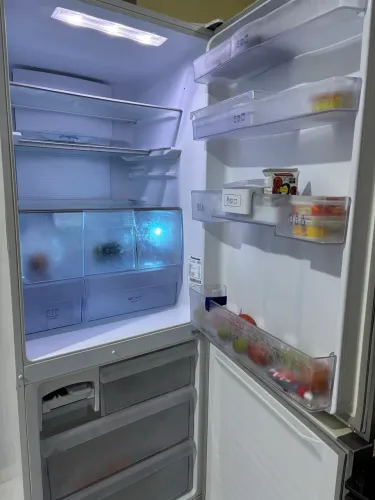 Geladeira PANASONIC