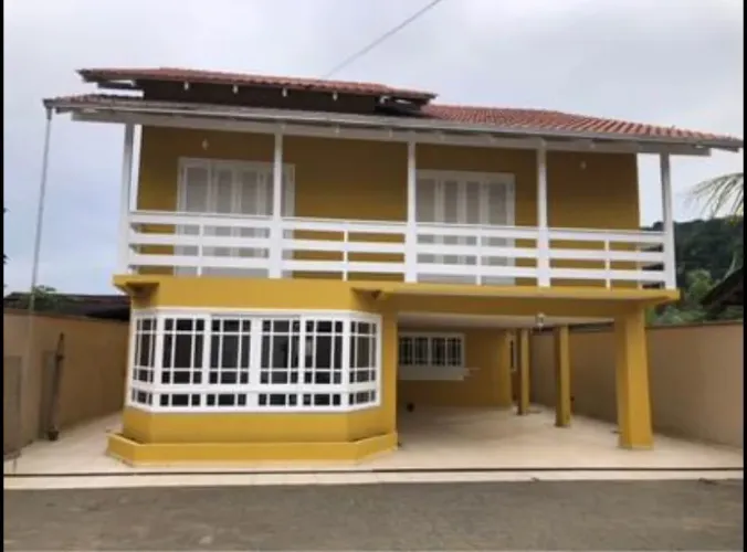 Casa sobrado, no bairro nova Brasília em Joinville SC. Casa averbada.