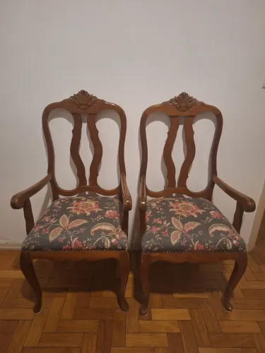 Par de Cadeira Chipandelle Antiga 