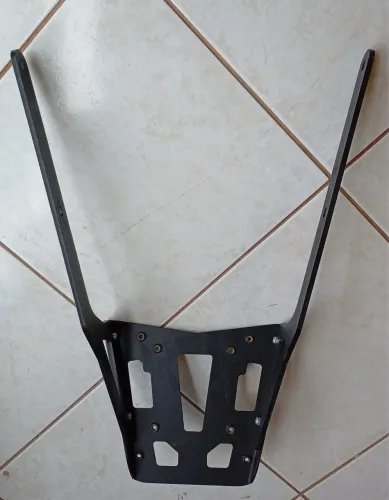 Suporte de baú traseiro NC 750