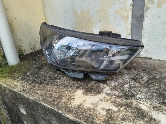 Farol direito HB20 23/25 original 
