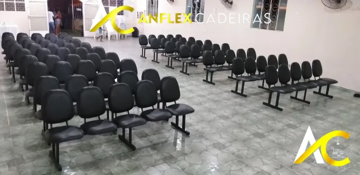 Longarina modelo diretorzinho 3 lugares para igrejas, escritórios, auditório e cursos