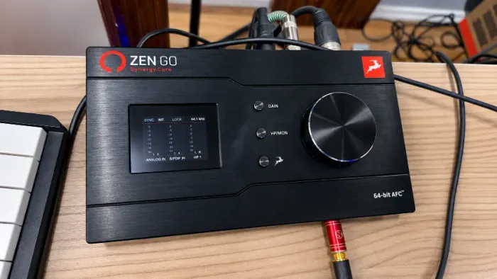 Antelope Audio Zen Go Synergy Core | Interface de Áudio Premium | Impecável