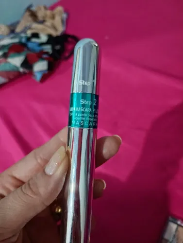 Maquiagem sombra e rímel