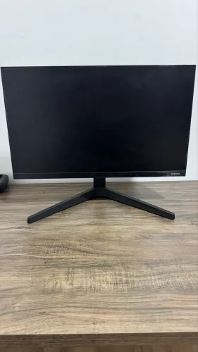 2 monitores 24 polegadas - LG e Samsung T350