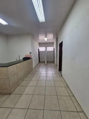 Sala Comercial para Venda em Maracanaú, Pajuçara, 1 dormitório, 2 banheiros