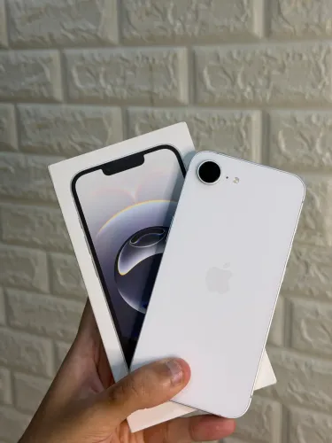iPhone 16e