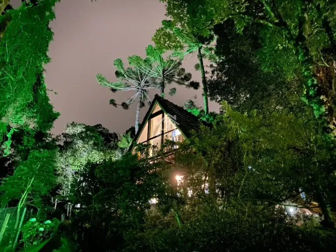 Refúgio Alpino Exclusivo em Campos do Jordão - Conforto, Privacidade e Natureza