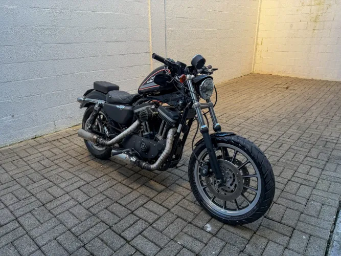 HARLEY DAVIDSON XL 883R 2009