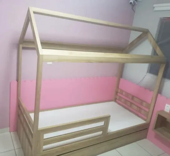 Vendo cama casinha + bancada + nichos 