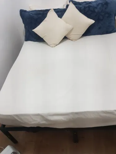 Cama base box de casal ortobom junto com a base de ferro