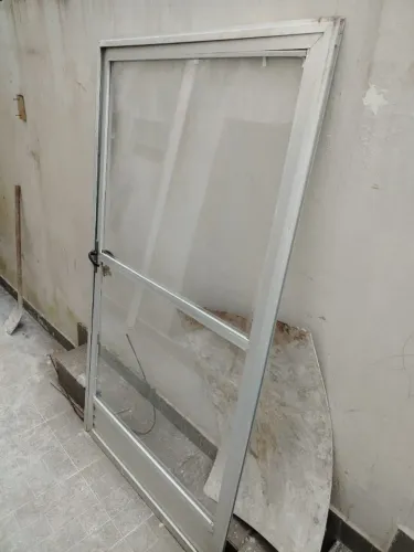Porta aluminio