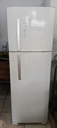 Vendo Geladeira marca Electrolux Frost Free 370 Litros Gelando perfeitamente