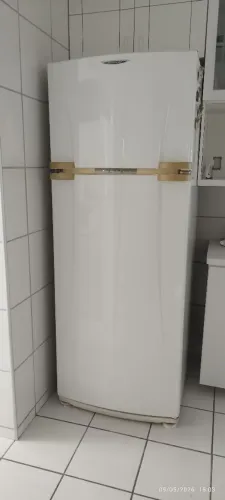 Venda de Geladeira. usada. 
