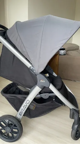 Carrinho Chicco Bravo + Bebê Conforto KeyFit 30 - Excelente Estado
