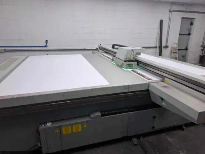 Océ Arizona 350 XT UV Flatbed | Excelente Estado | Revisada | Pronta para Produção