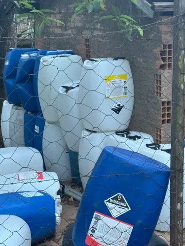 Vendo galão de 50L