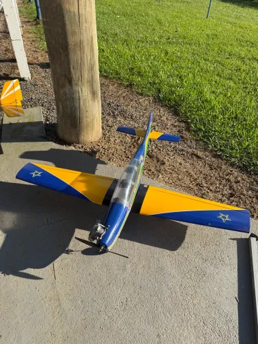 Aeromodelo Tucano FAB kit novo e motor novo