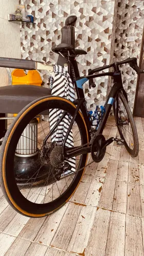 Vendo bike ORANGE BLACK carbono