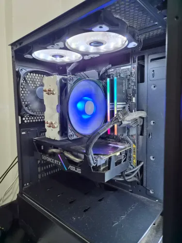 PC Gamer: 2060 + Ryzen 5 3600 + 16 ram