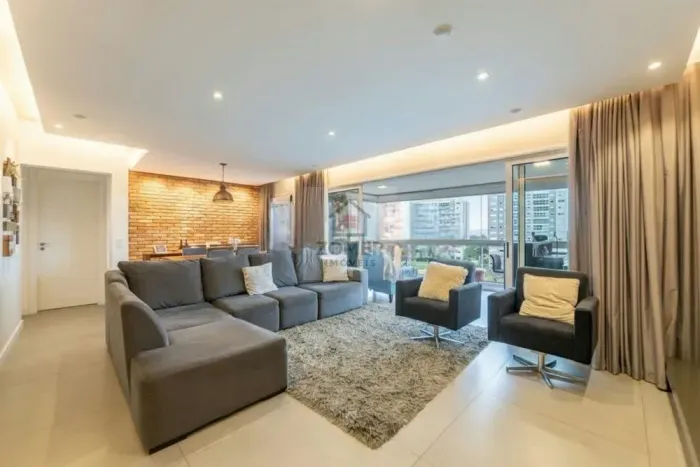 Apartamento com 162 metros 3 suítes 3 vagas e 2 Depositos no bairro Central Parque