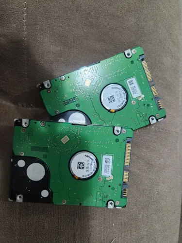 2 HD de 250GB cada de 2.5
